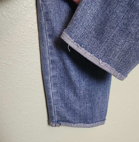 NWT - Isabel Maternity Distressed Jeans Size 14 - Picture 6 of 7